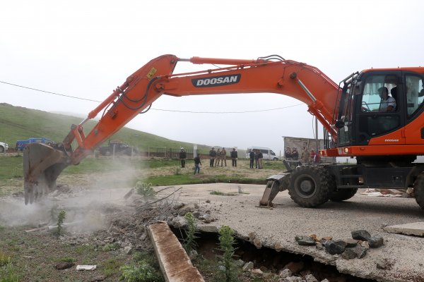 Gümüşhane yaylalarındaki kaçak yapılara geçit yok