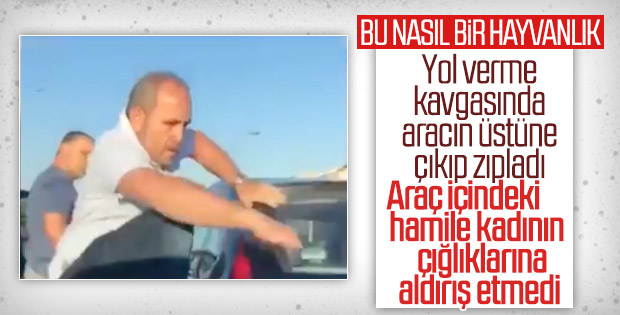 İstanbul'da trafik magandası yol kesip araca zarar verdi