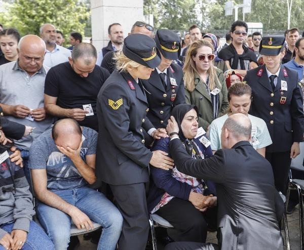 Hakkari Sehidi Ankara Da Topraga Verildi