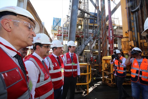 Yavuz, Doğu Akdeniz'de sondaja başladı