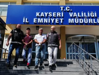 Kayseri'de 12 göçmen ticari takside yakalandı