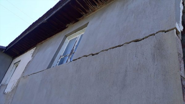 Denizli'deki depremden ilk görüntüler