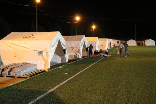 Denizli'de deprem bölgesinde 380 çadır kuruldu