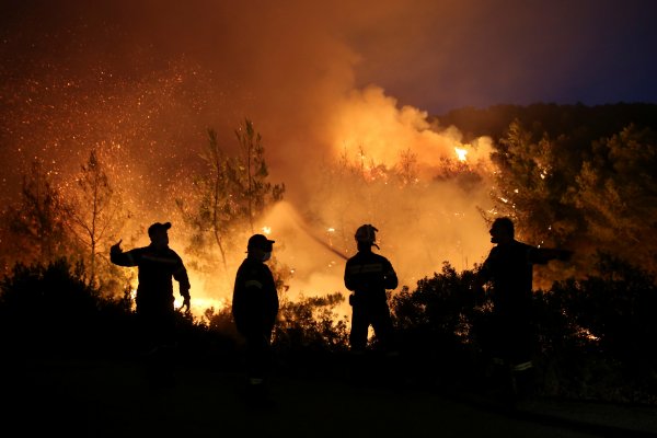 Yunanistan yangınla mücadele edemiyor