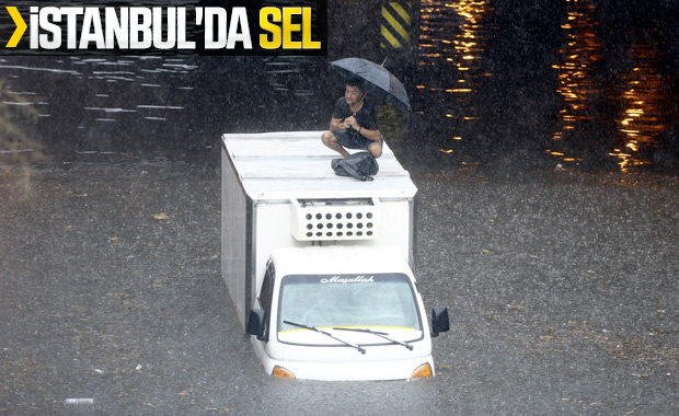 İstanbul’da beklenen sağanak yağmur başladı