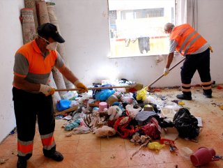 Ataşehir'de çöp ev temizlendi