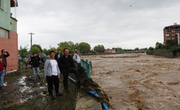 Samsun'daki sel nedeniyle 2 kişi hayatını kaybetti 