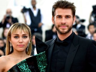 Liam Hemsworth Miley Cyrus A Bosanma Davasi Acti