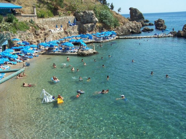 Antalya'da atık sularını plajlara akıtan otelcilere uyarı