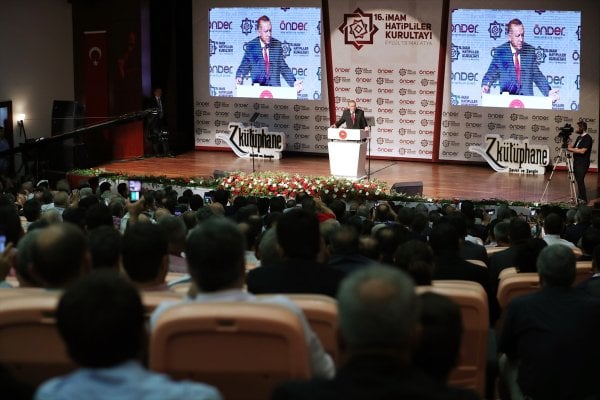 Cumhurbaşkanı Erdoğan: İmam hatipler altın çağında