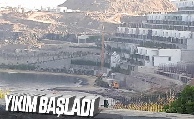 Bodrum'da kaçak yapıların yıkımı