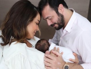 Bengü kızının mevlidini yaptırdı