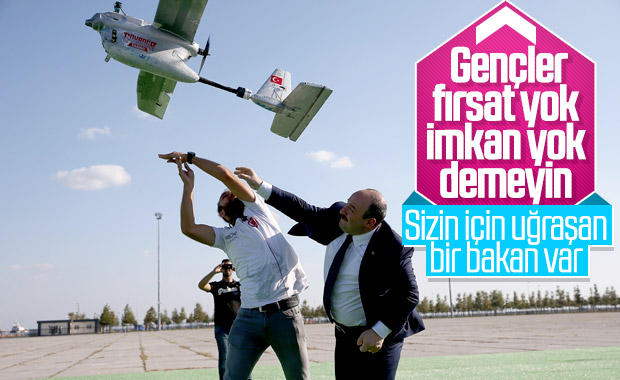 Bakan Mustafa Varank İHA uçurdu