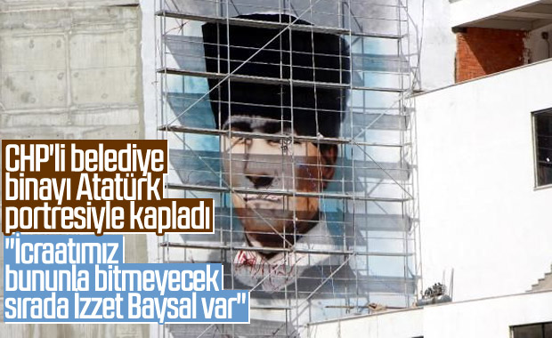 Bolu'da belediye binası duvarına dev Atatürk portresi