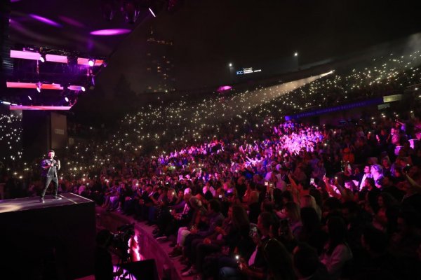 İmamoğlu ve Soyer Tarkan konserine gitti 