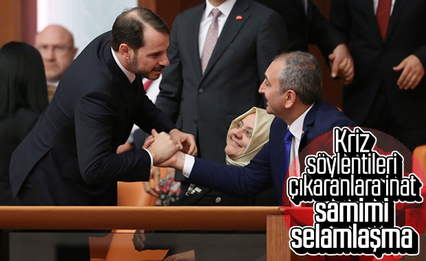 Abdülhamit Gül ve Berat Albayrak'ın selamlaşması