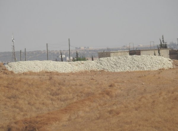 Teröristler Münbiç'in sınırından çekildi