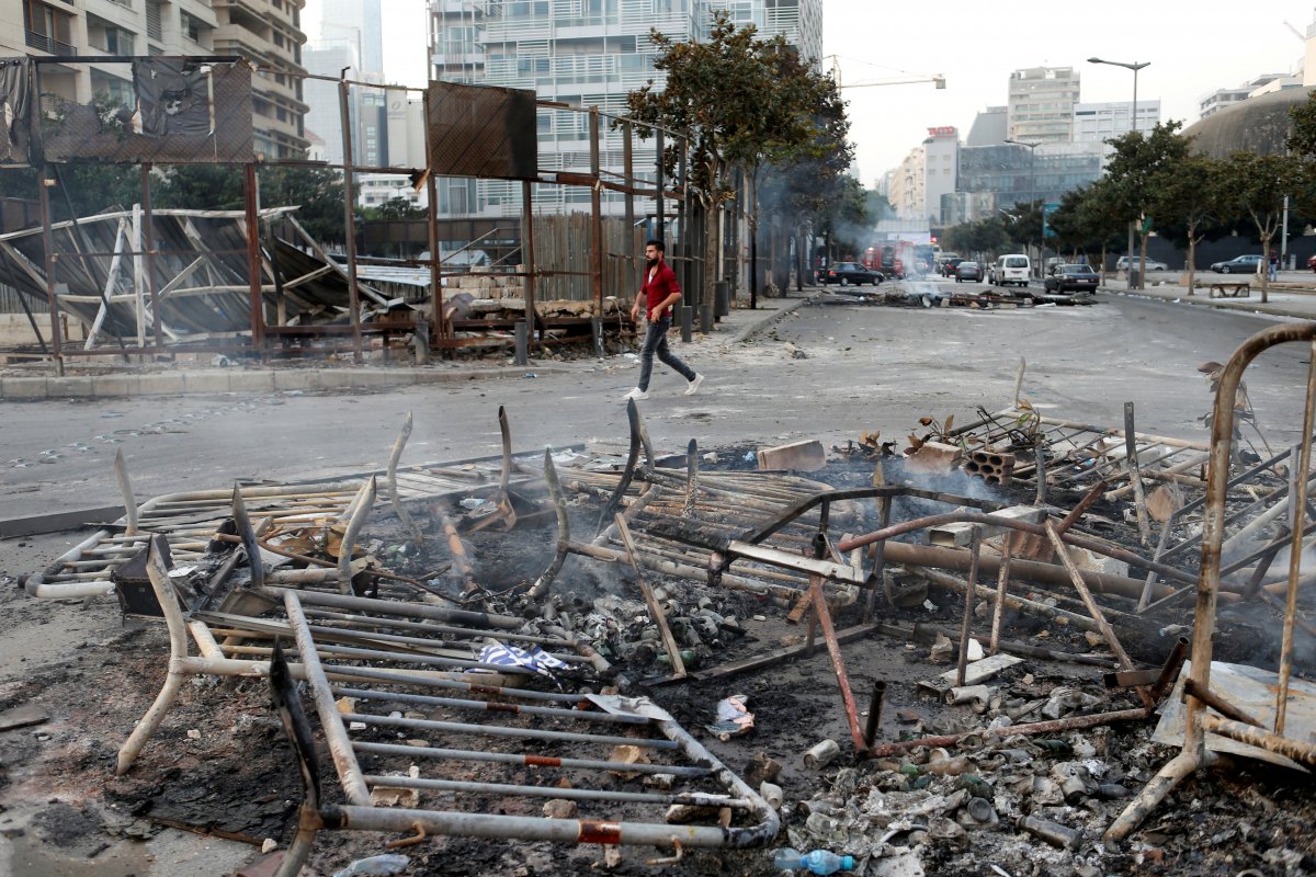 Lübnan'da WhatsApp'a vergi protestoları: 2 ölü