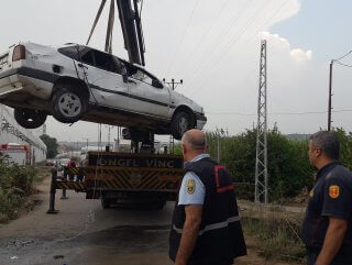 Mersin'de araç su kanalına düştü: 1 ölü