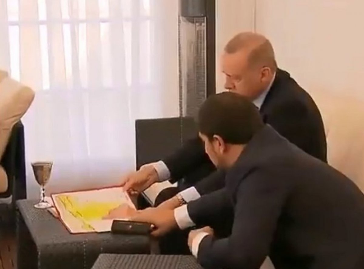 Erdoğan Putin'e güvenli bölge haritasını gösterdi