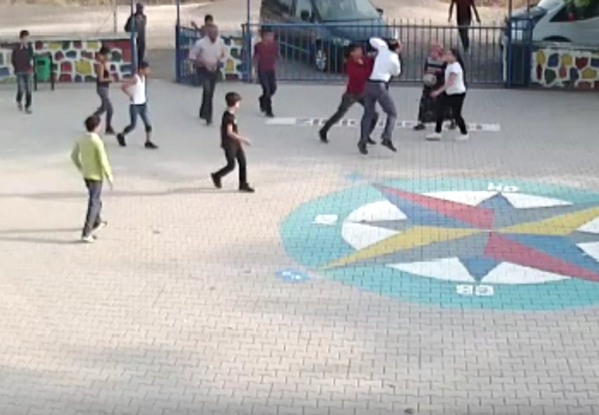 Diyarbakır'da öğretmene dayak