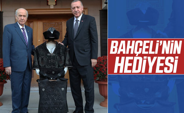 Devlet Bahçeli'den Cumhurbaşkanı Erdoğan'a hediye
