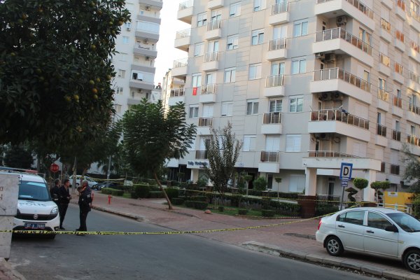 Antalya'da 4 kişi oturdukları evde ölü bulundu