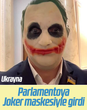 Ukrayna’da milletvekili, meclise Joker maskesiyle girdi