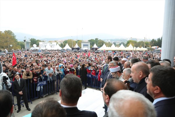 Cumhurbaşkanı Erdoğan cami açılışında konuştu