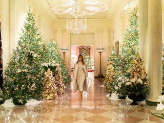 Melania Trump, Beyaz Saray'ı yılbaşına hazırladı #1