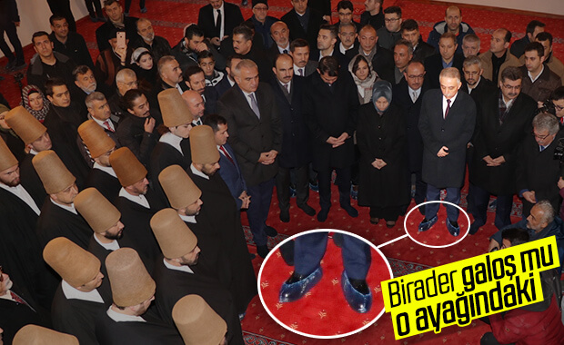 Konya Valisi, türbeye ayakkabıyla girdi