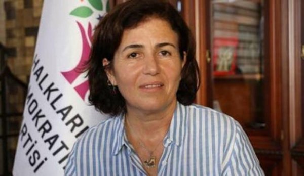Teröristlerin cenazesine katılan HDP'li başkan cezaevinde