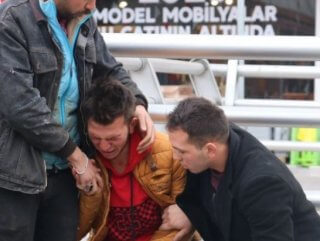 Sivas'ta ehliyetsiz kaza yapan gencin gözyaşları 