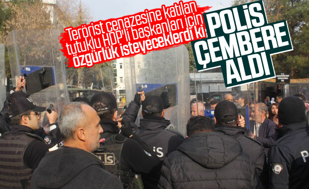Diyarbakır'da HDP'li başkan için protesto