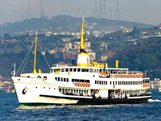 İstanbul'da vapurdan denize düşen kadın hayatını kaybetti