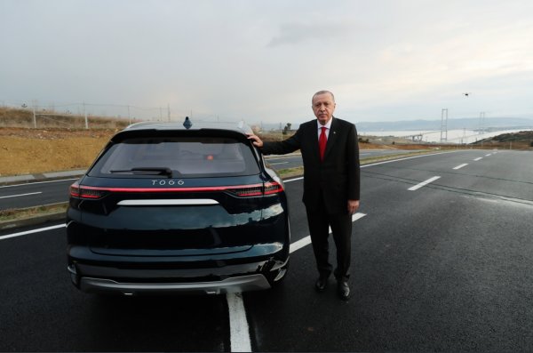 Cumhurbaşkanı Erdoğan yerli otomobili kullandı
