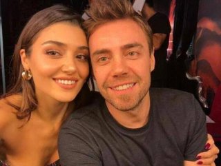Hande Erçel ile Murat Dalkılıç taşınıyor