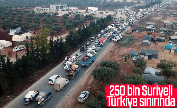 250 bin İdlibli Türkiye sınırında