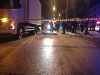İzmir'de kamyon tekerlerine sıkışan genç öldü