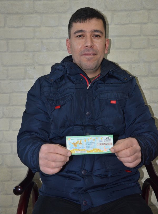 Haram diye 20 bin lira çıkan Milli Piyango biletini yaktı