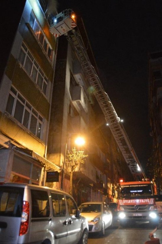 Şişli’de bir kadın sattığı evi ateşe verip kaçtı