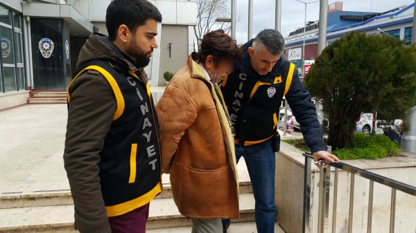 Bursa'da uyuyan kızını 14 yerinden bıçakladı