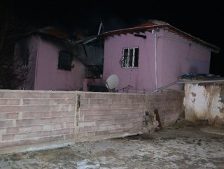 Niğde'de ev yangını: 4 ölü