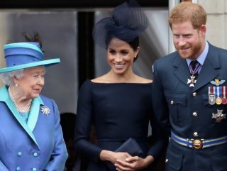 Kraliçe 2. Elizabeth: Harry ile Meghan'ı destekliyoruz