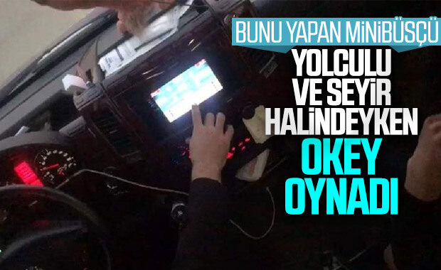 Minibüs şoförü seyir halinde okey oynadı