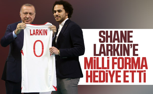 Erdoğan ile Shane Larkin arasında neşeli sohbet