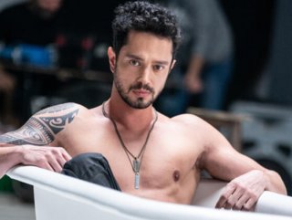 Murat Boz, küvete girdi #1