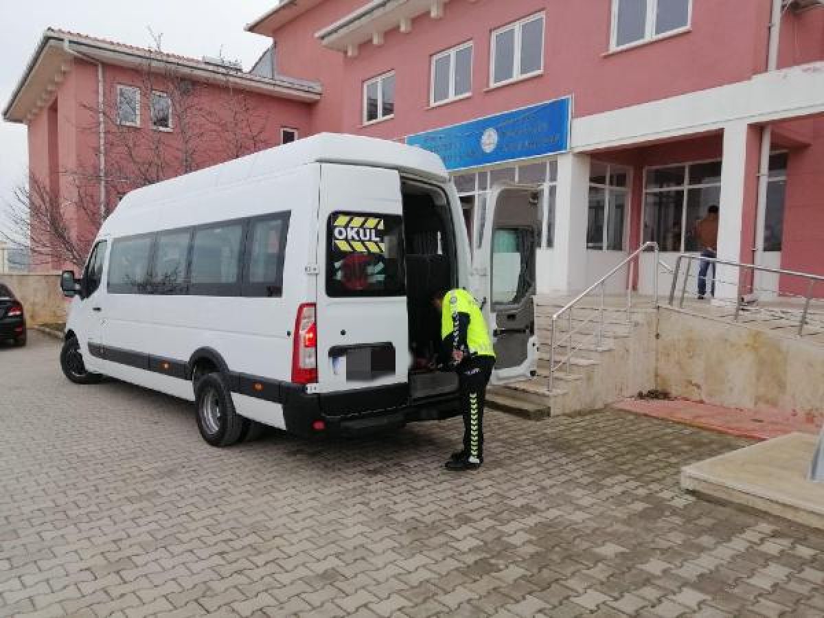 Edirne'de öğrencileri taşıyan servis şoförü alkollü çıktı