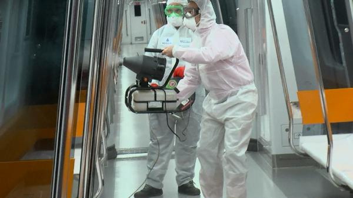 Istanbul Metrolari Dezenfekte Ediliyor