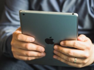 Apple, karantinadaki çalışanlarına iPad gönderdi